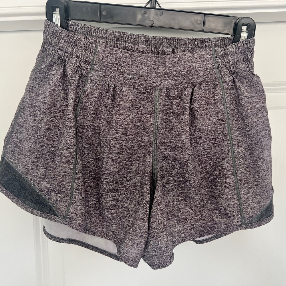 LULULEMON grey 4 inch hotty hot shorts